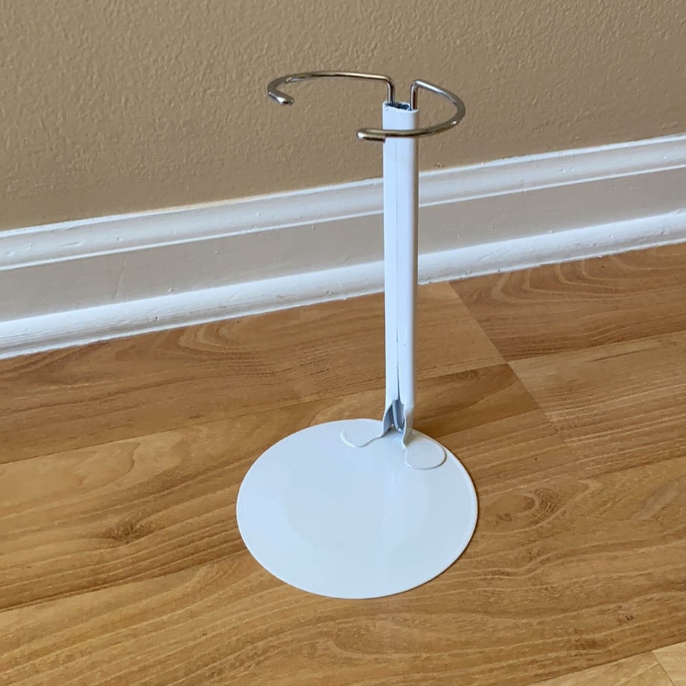Doll holder stands all 4 - Picture 5 of 5